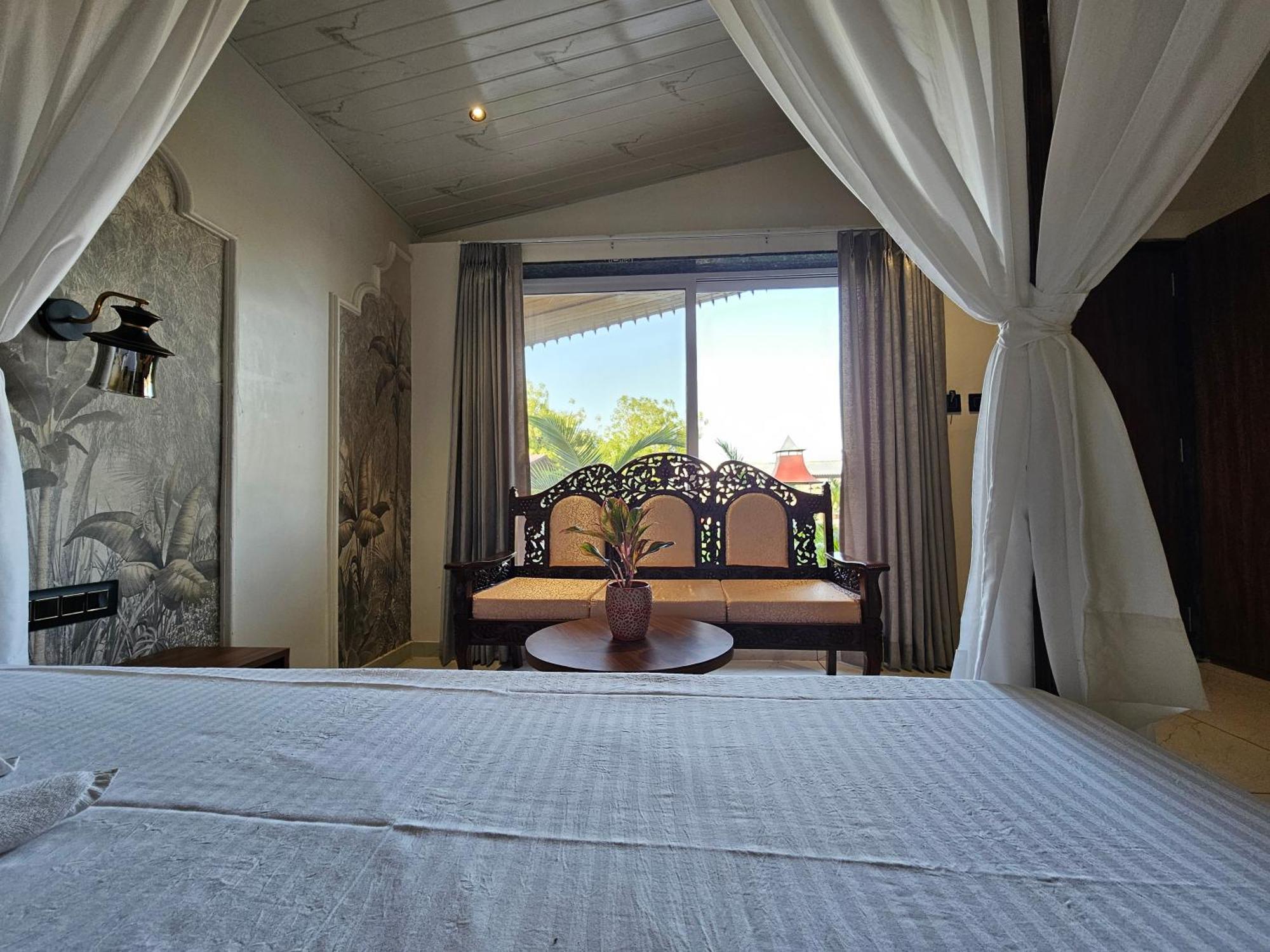 Riverview Tent Resort Kevadia Rum bild