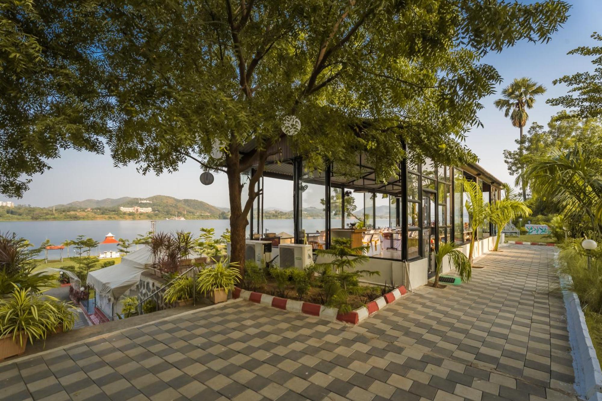 Riverview Tent Resort Kevadia Exteriör bild
